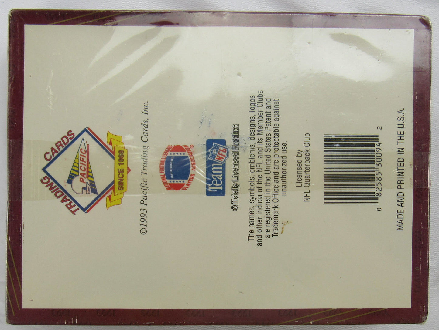 1993 Pacific Plus NFL Pro Football Box with 36 Sealed Packs