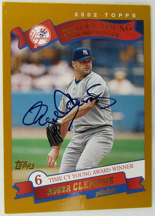 2002 Topps #714 Roger Clemens Signed Auto Autographed Card I