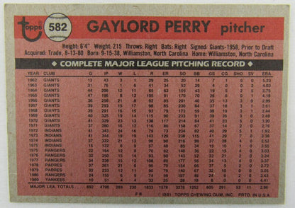 1981 Topps #582 Gaylord Perry Signed Auto Autographed Card