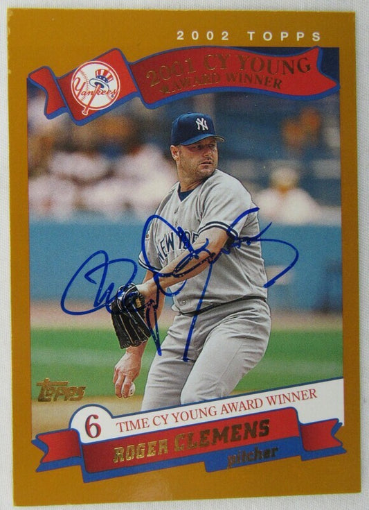 2002 Topps #714 Roger Clemens Signed Auto Autographed Card