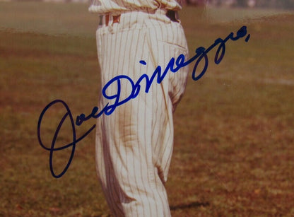 Joe DiMaggio Signed Auto Autograph 8x10 Photo PSA/DNA AN02326 PSA 10