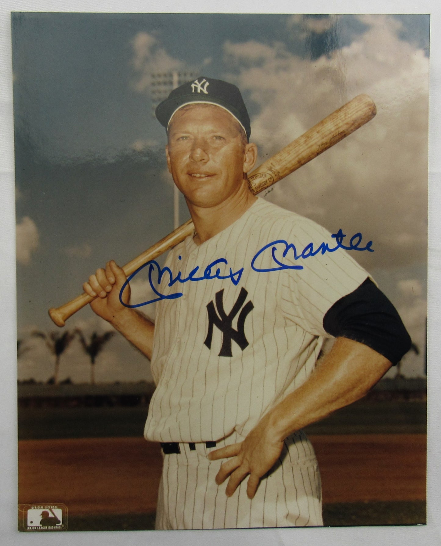 Mickey Mantle Signed Auto 8x10 Photo PSA/DNA LOA AE00197