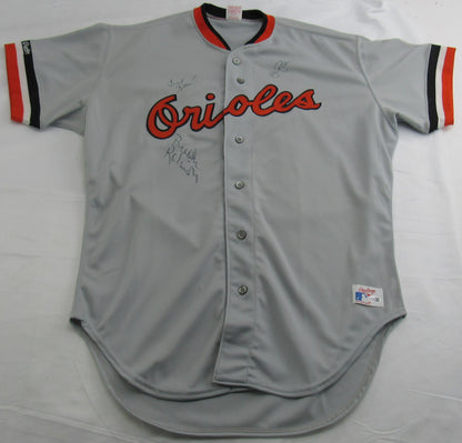 Frank Robinson Brooks Robinson Jim Palmer Signed Rawlings Baseball Jersey JSA CS78508