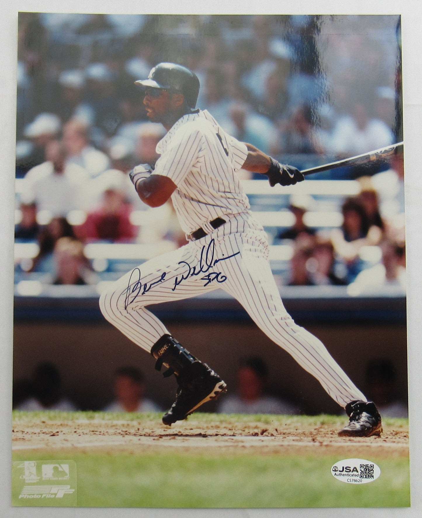 Bernie Williams Signed 8x10 Photo JSA CS78620