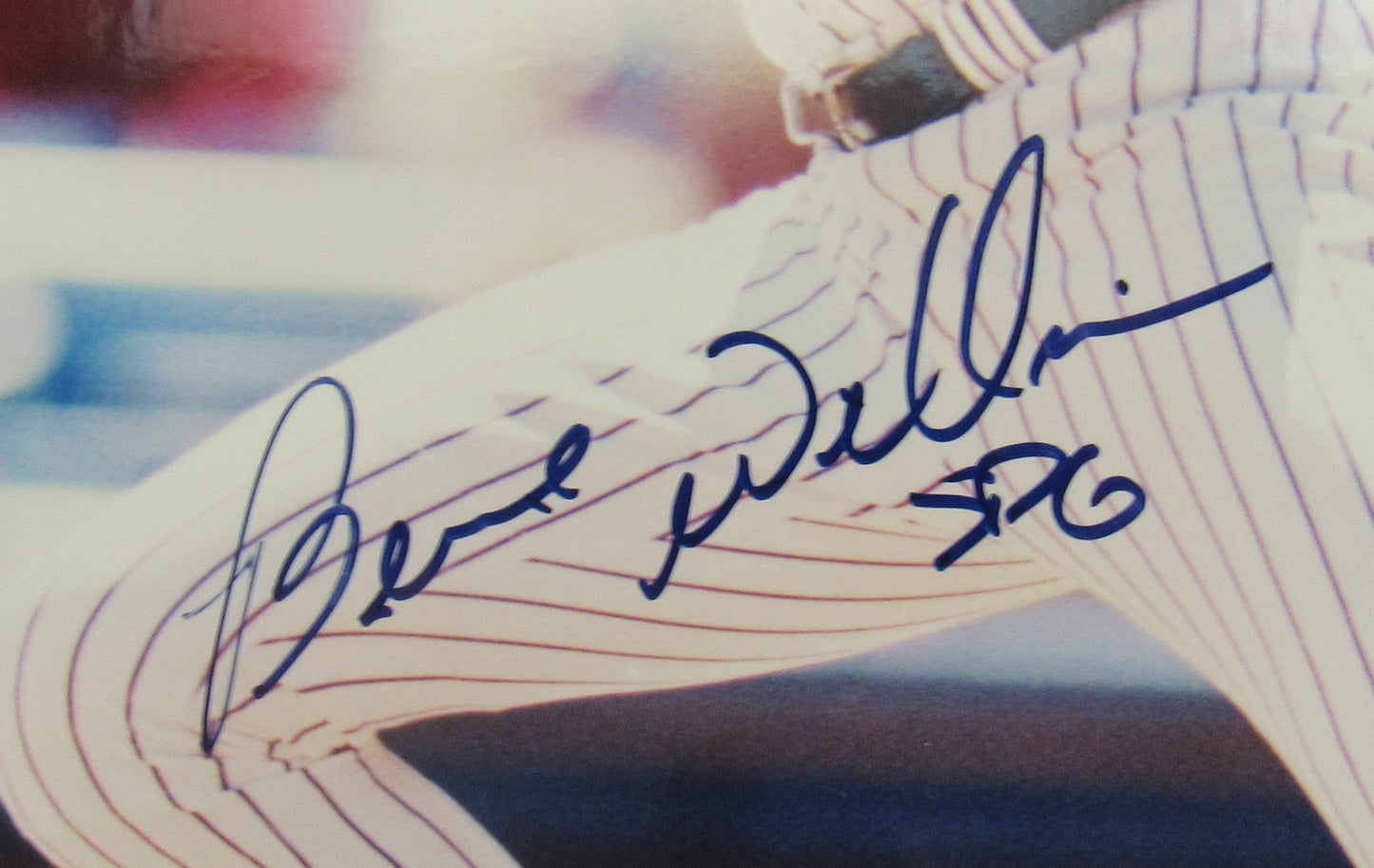 Bernie Williams Signed 8x10 Photo JSA CS78620