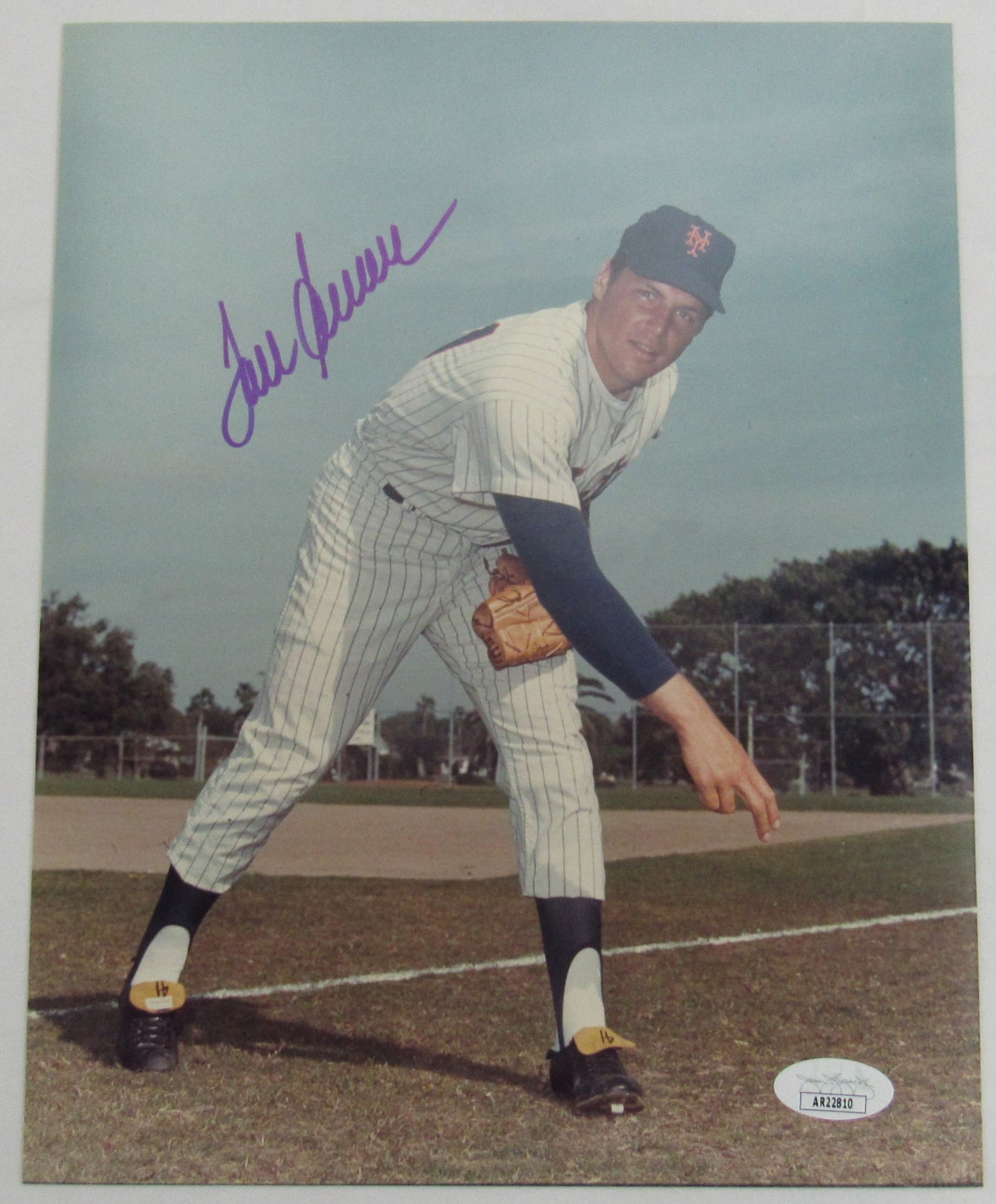 Tom Seaver Signed Auto Autograph 8x10 Photo JSA AR22810