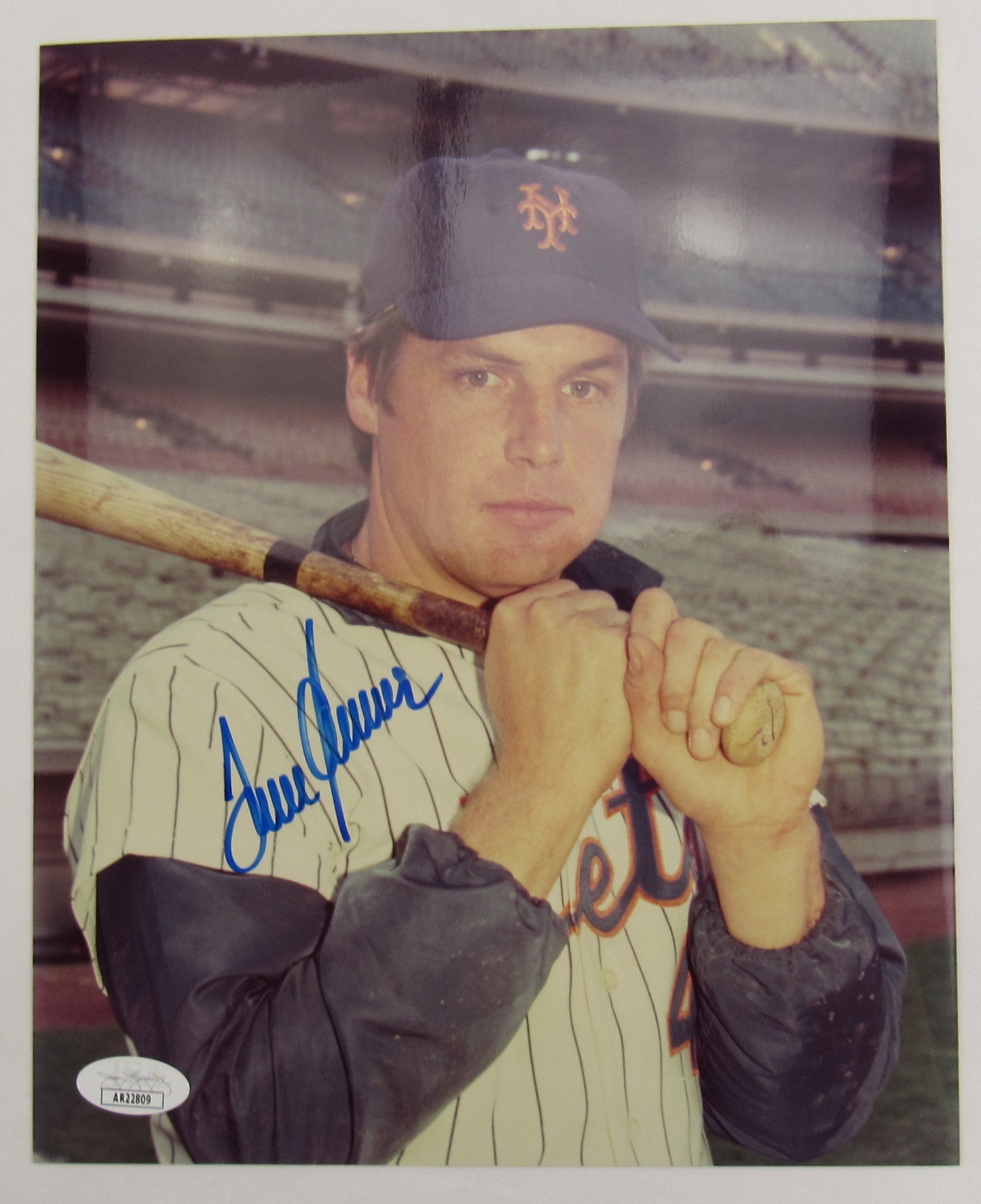 Tom Seaver Signed Auto Autograph 8x10 Photo JSA AR22809