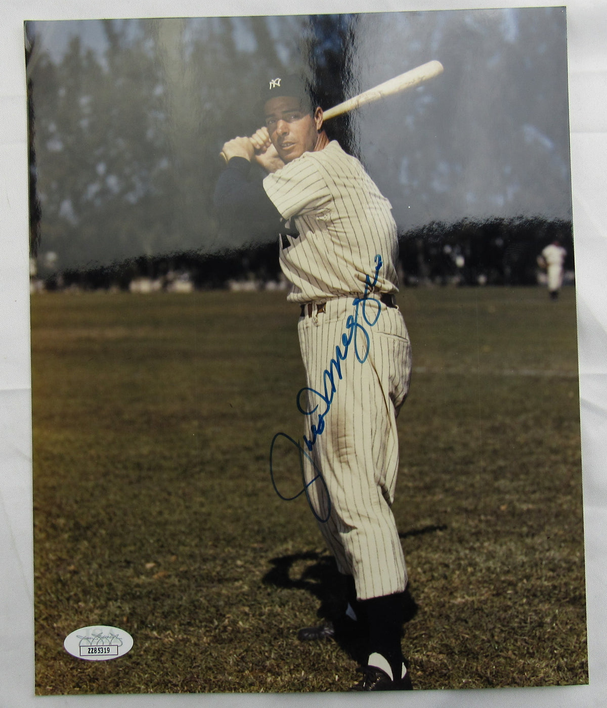 Joe DiMaggio Signed 8x10 Photo JSA LOA YY85319