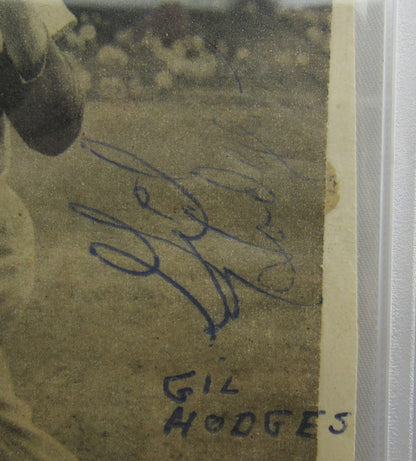 Gil Hodges Cut Signed Auto PSA/DNA Encapsulated XVI