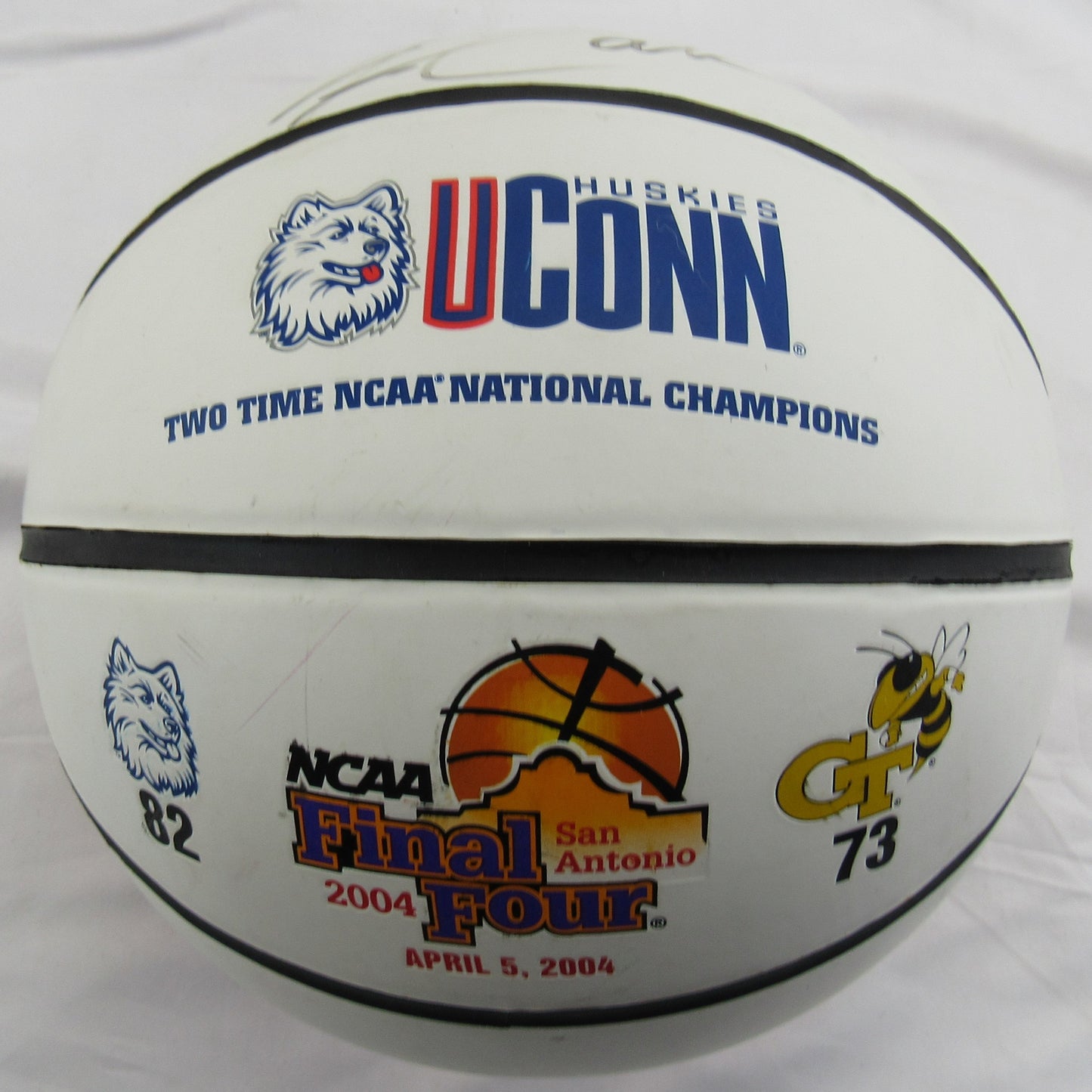 Jim Calhoun Signed Auto 2004 Final Four UConn Basketball JSA CL29251