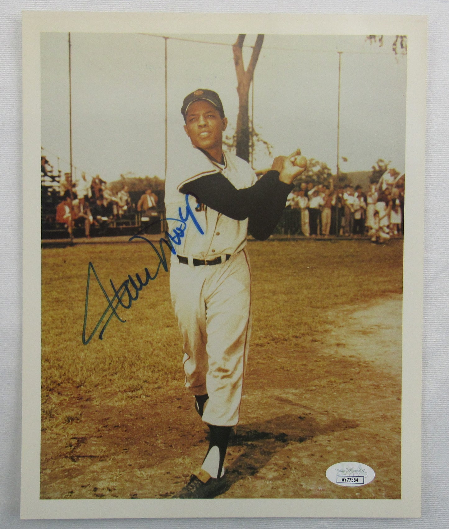 Willie Mays Signed Auto Autograph 8x10 Photo JSA AY77364