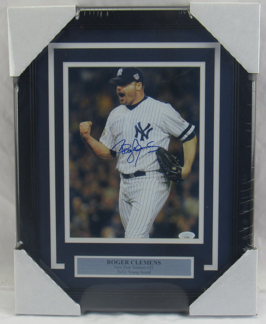 Roger Clemens Signed Auto Autograph Framed Photo JSA AP20608